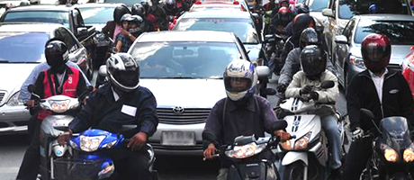 การสร้างความปลอดภัยและลดอุบัติเหตุทางถนนในประเทศไทย